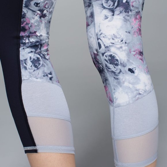 Lululemon If You're Lucky Crop *Full-On Luxtreme - Picture 3 of 7